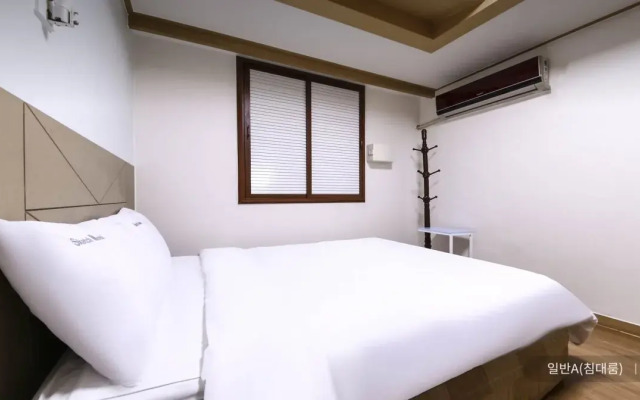 Sketch Motel
