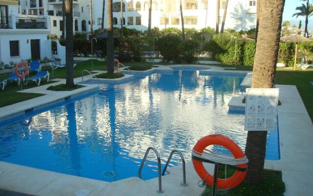 2252-Amazing apt on beach, port view from terrace!