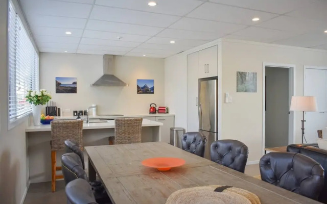 Perfect Ponsonby 2 Bedroom Loft Style Apartment With Parking