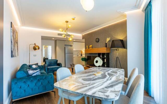 Stylish Flat Near Trendy Attractions in Beyoglu