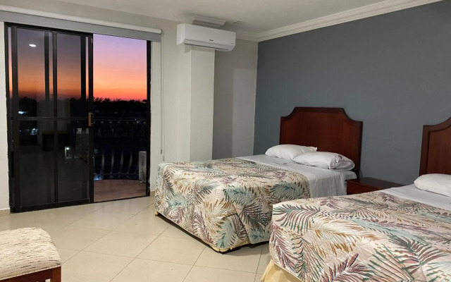Grand Royal Tampico