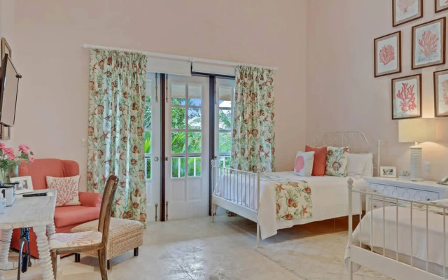 Sophisticated Villas With Private Pools and Staff