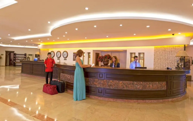 Royal Garden Suite Hotel