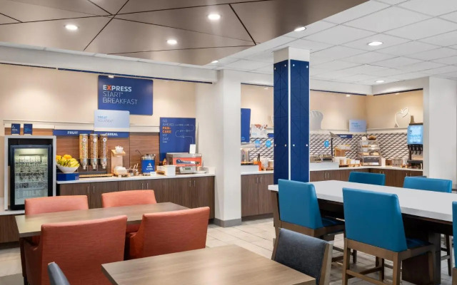 Holiday Inn Exp Meadville I-79 Exit 147a