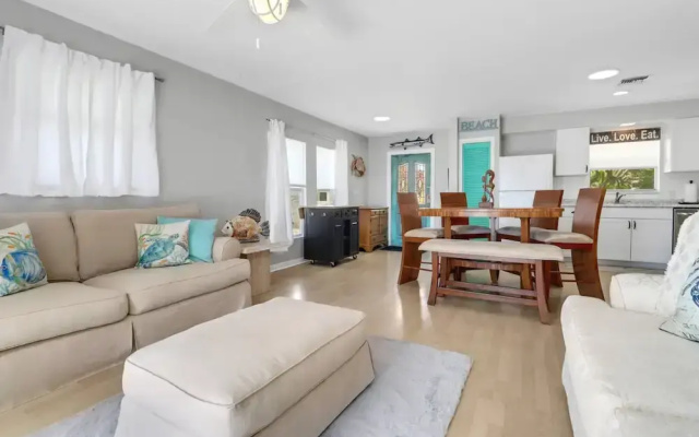 250 1st St B