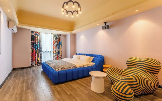 Wind Sleeping Color Hotel