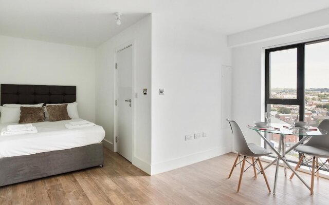 Comfortable Studio in Oldham, Minutes to Royal Oldham Hospital
