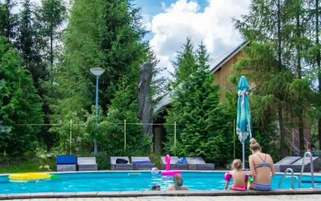 Snug Mobile Home in Januv Dul Bohemian With Pool