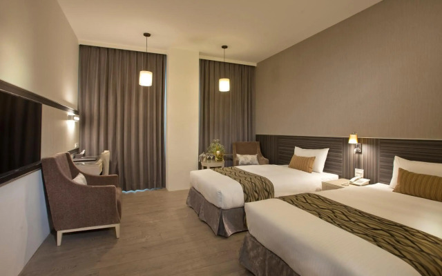 Renyi Lake Hotel