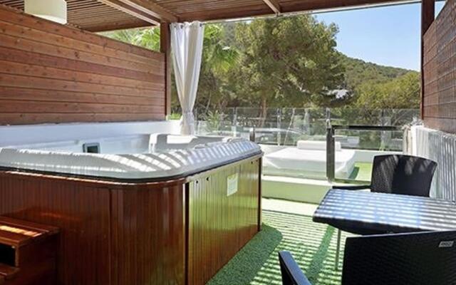 Palladium Hotel Cala Llonga - Adults Only