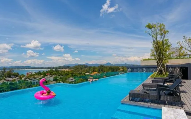 Nice Studio Top-Floor. Scenic Rooftop Pool. Surin Beach