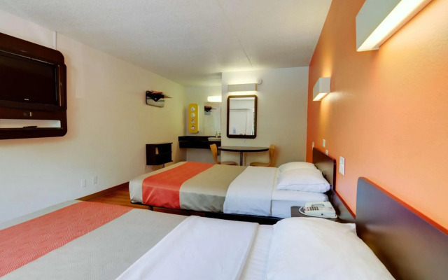 Days Inn by Wyndham Kansas City Northeast