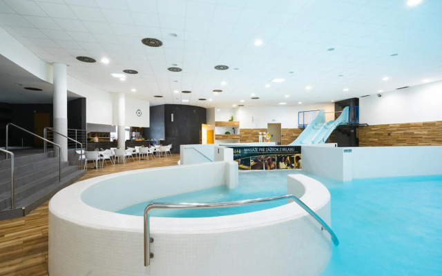 Atrium Hotel