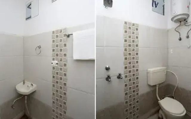 Naman Palace by OYO Rooms