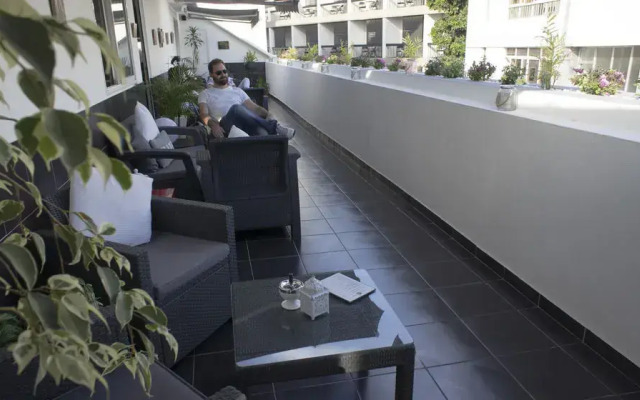 Season's Hostel & Guest House