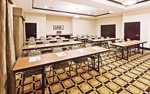 Holiday Inn Express Hotel & Suites Brownfield by IHG