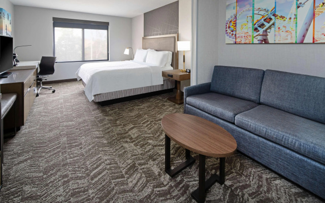 Best Western Valencia/Six Flags Inn & Suites