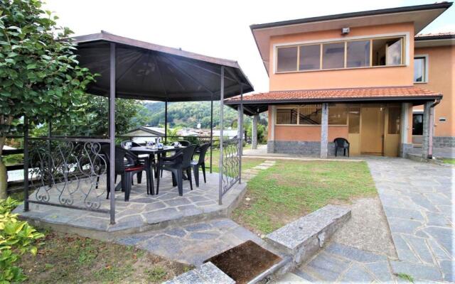 Uncle Enrys house - Family house