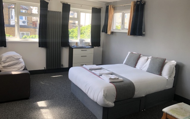 Devine Beach Hotel, Westcliff Southend-On-Sea
