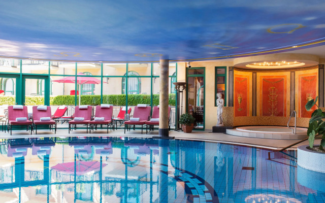 Victor's Residenz - Hotel Schloss Berg