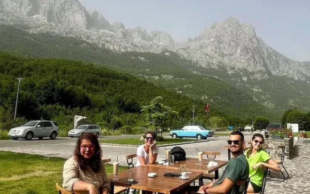 Shkodra Hostel