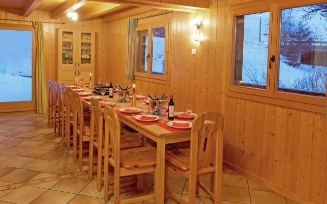 Spacious Chalet near Center of La Tzoumaz