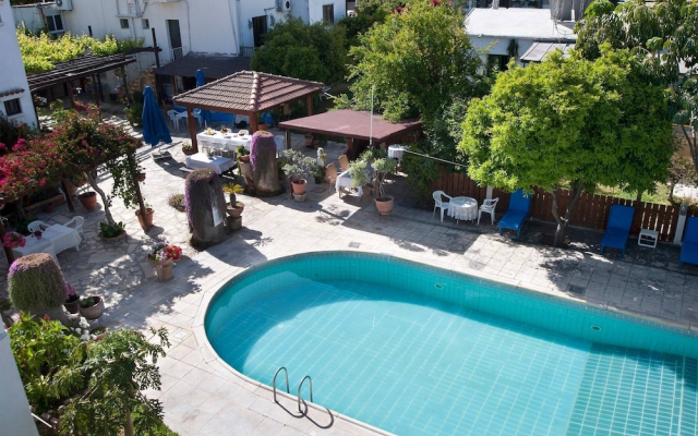 Follow The Sun Hotel Apts - Studio - 1