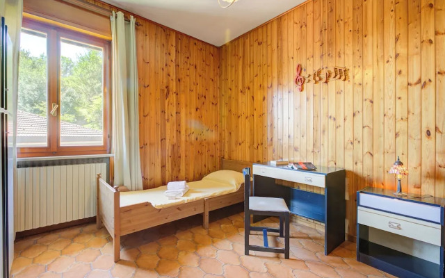 A Due Passi Dal Bosco