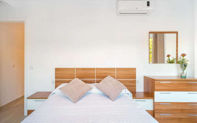 Inviting holiday home in Moraira near the sea