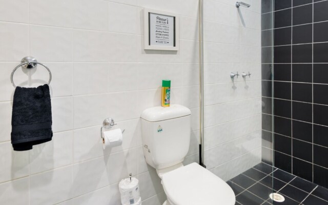 Studio 64 Oyster Bay Modern