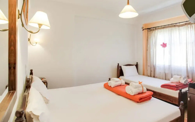 Quaint Holiday Home in Stournareika With Terrace