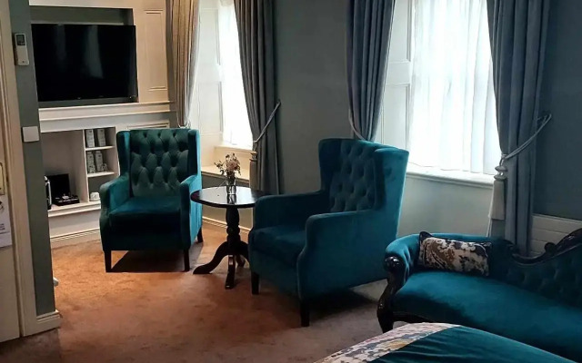 Headfort Arms Hotel