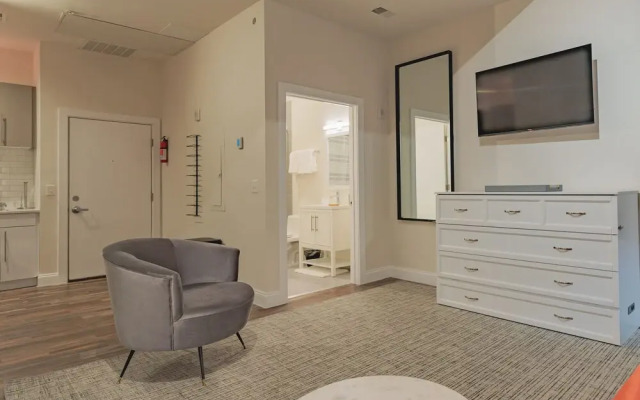 Inner Harbor's Best Luxury Furnished Apartments Apts by Redawning