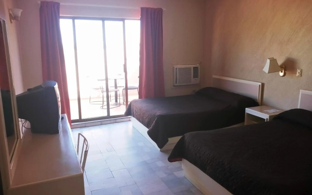 Los Jitos Hotel & Suites