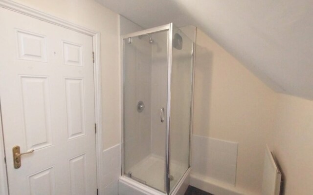 City Centre Home, Free Parking,wifi,netflix,tv