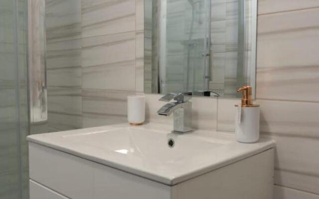 Gorgeous ground floor apartment + free parking