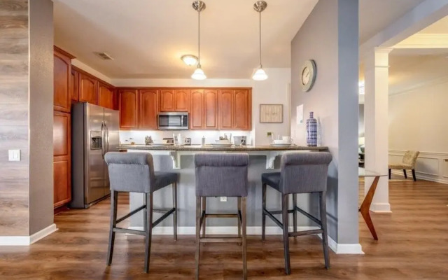 Vista Cay Electra 3 Bedroom Condo by RedAwning
