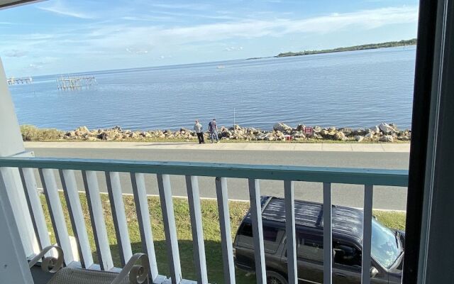 Beach Front Motel Cedar Key