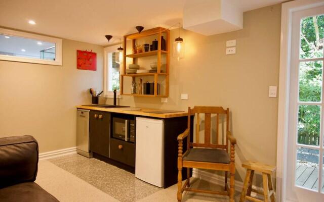 Stylish Brand New Studio Close to Ponsonby