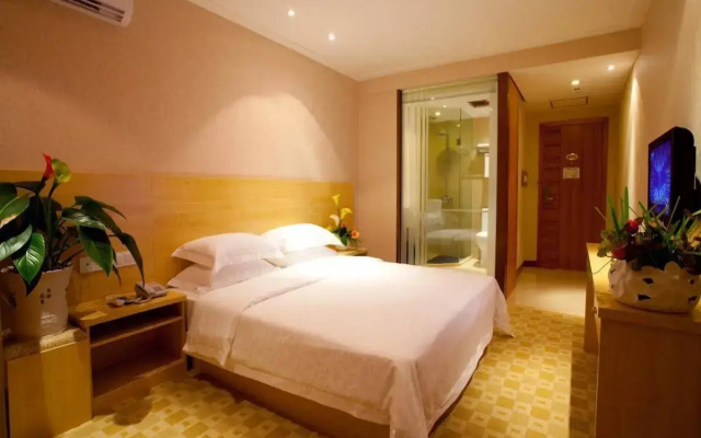 Nanning Hawks Holiday Hotel