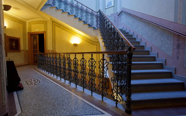 Deminka Palace