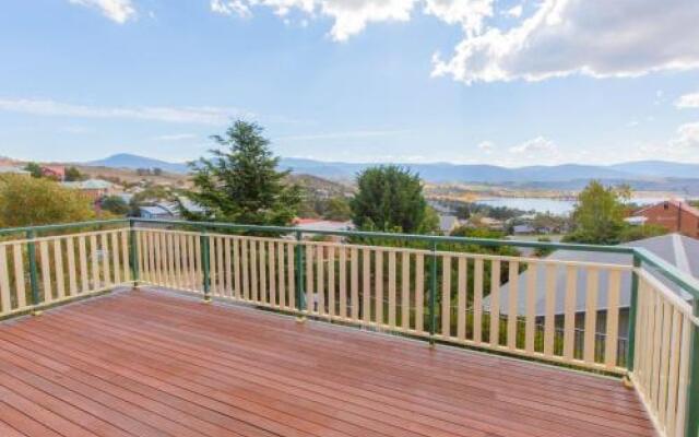 Kestrels Rest 1/116 Gippsland Street