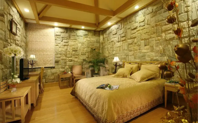 Kerren Hot Spring Hotel