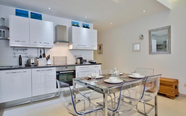 Bright and central 2 bedroom apartment in Sliema