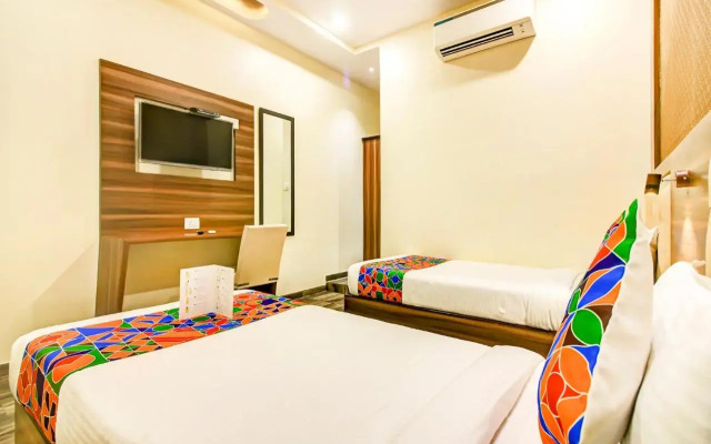 OYO 13614 Hotel Axis International