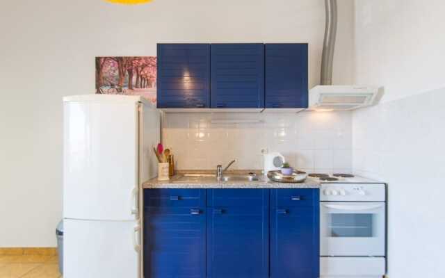 Višnja - Free Parking - B2