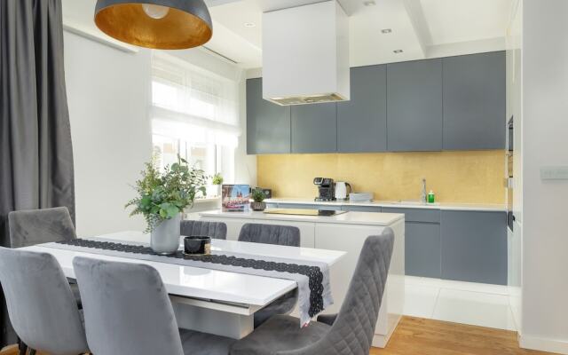 Stylish Kraków Apartment by Renters