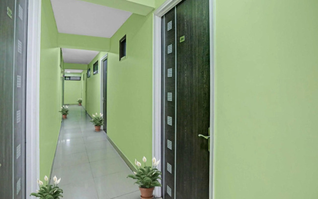 OYO Flagship 88302 Shyam Residency Near Lotus Temple