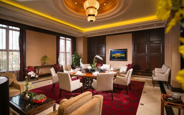 Malachite Hotel