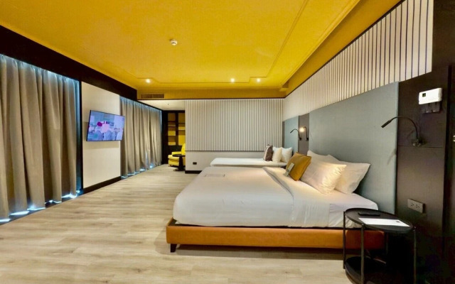 The Quarter Saphan Khwai by UHG